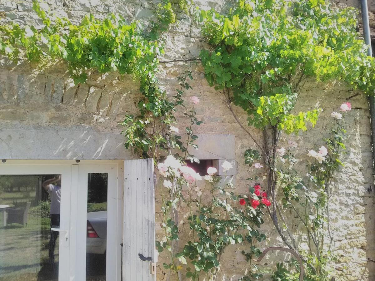 Gite Le Tilleul De La Fontaine Alluy Екстериор снимка